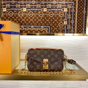 <AUTHENTIC>Louis Vuitton bag